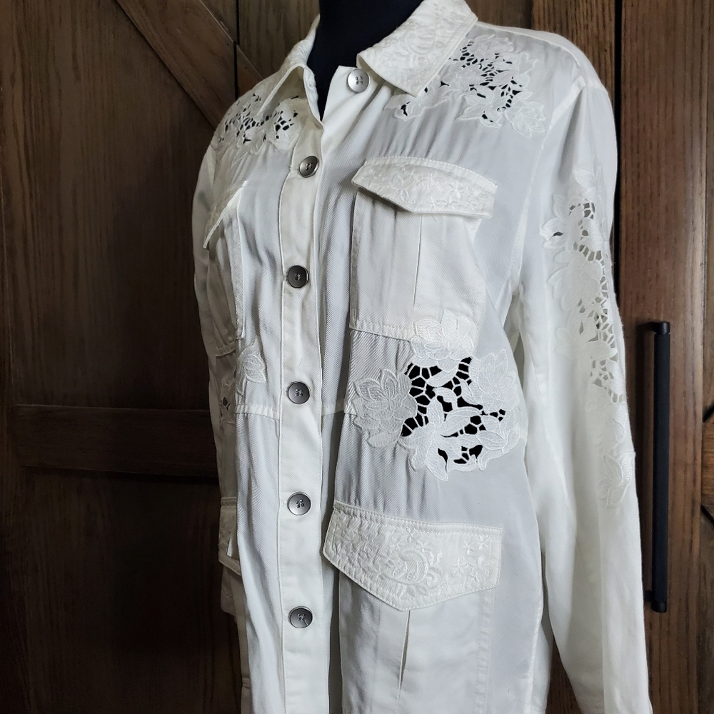 Alice + Olivia Floral Lace Jacket - Picture 2 of 5
